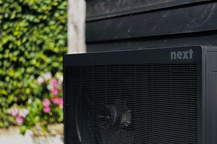 Next zwarte warmtepomp